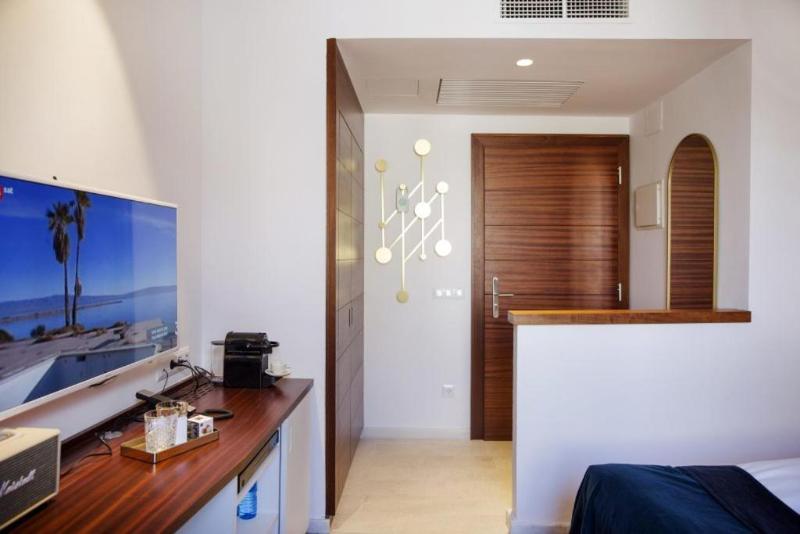 Hotel Portixol image