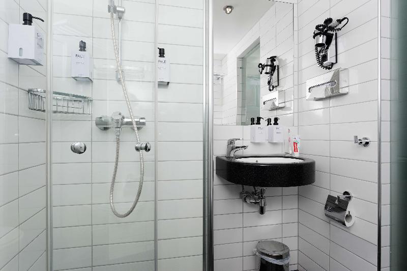 Rica Hamar image