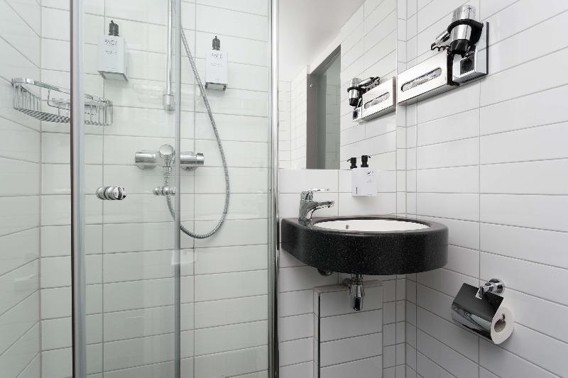 Rica Hamar image