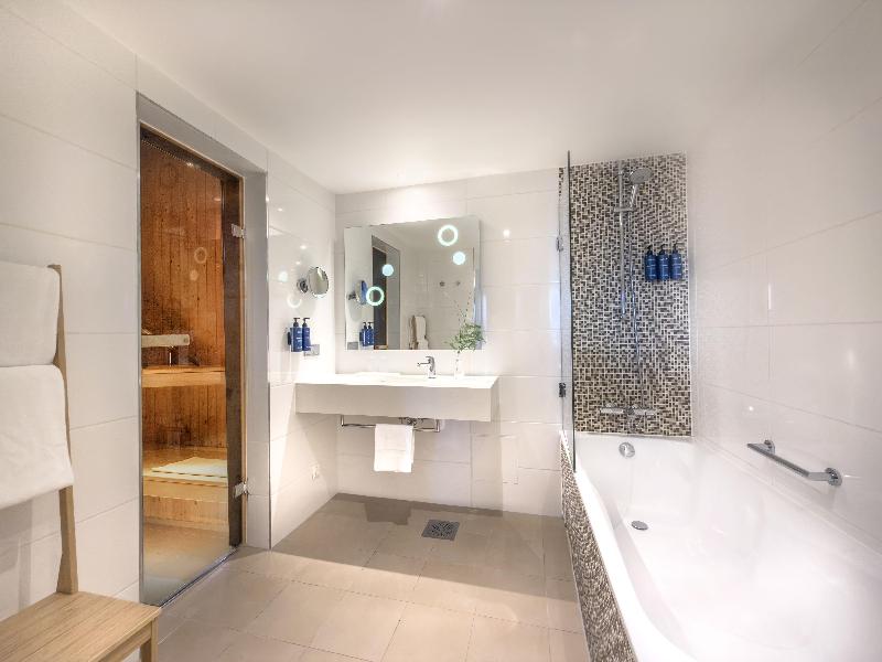 Radisson Blu Arlandia Hotel image