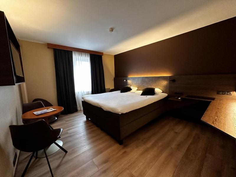 Hotel Melba image