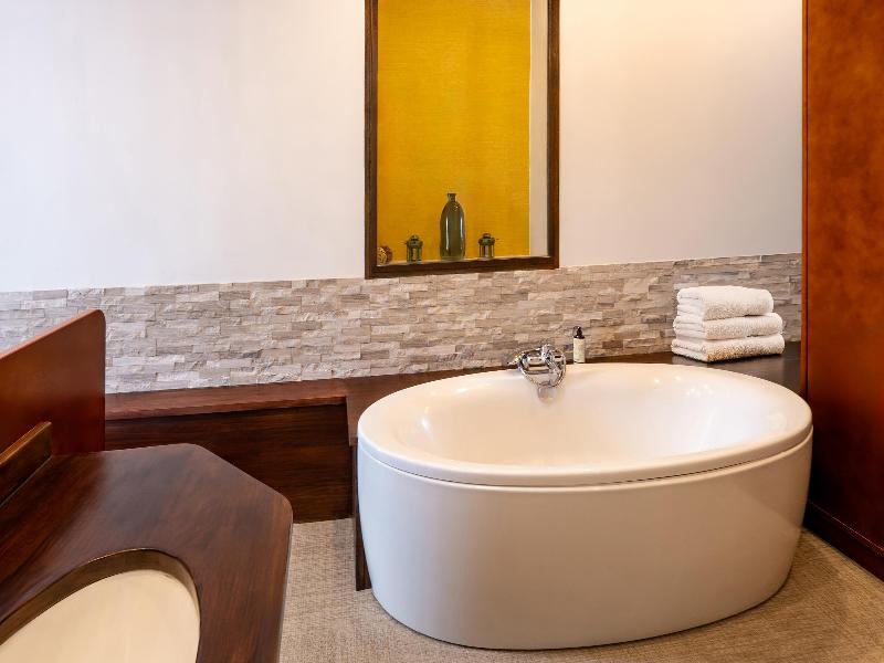 Best Western Plus La Rade image