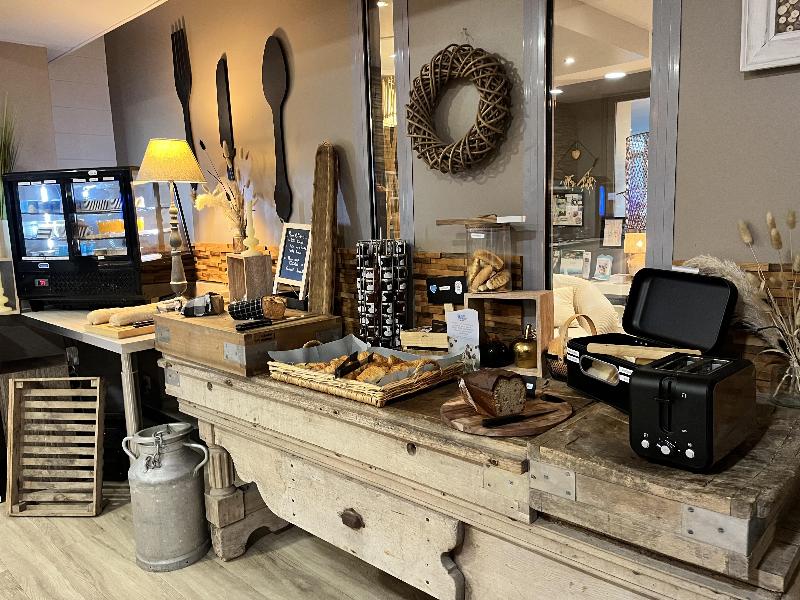 Best Western Hotel La Mare O Poissons image