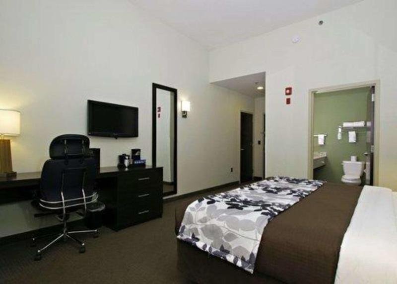 Sleep Inn & Suites Downtown Inner Harbor image