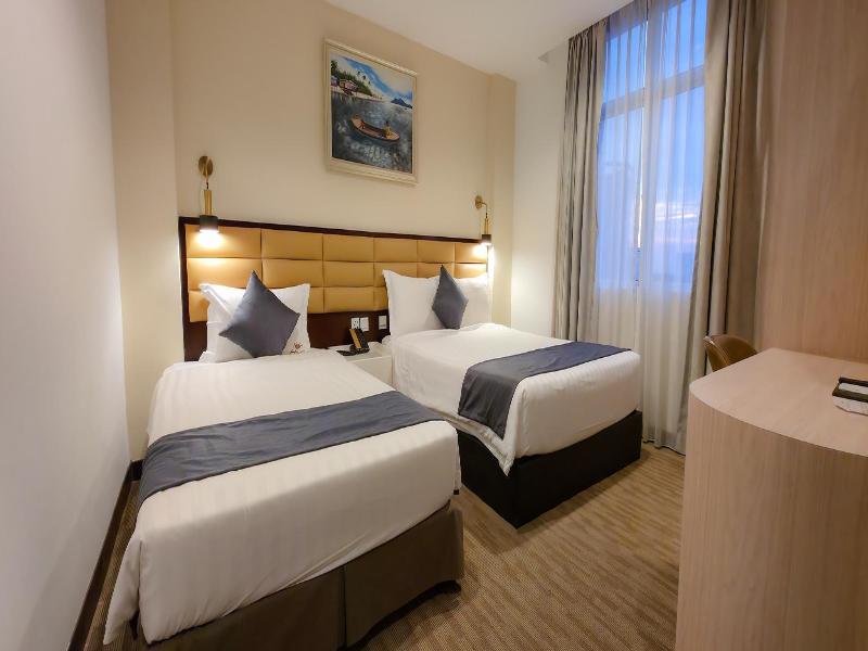Hallmark Crown Hotel image