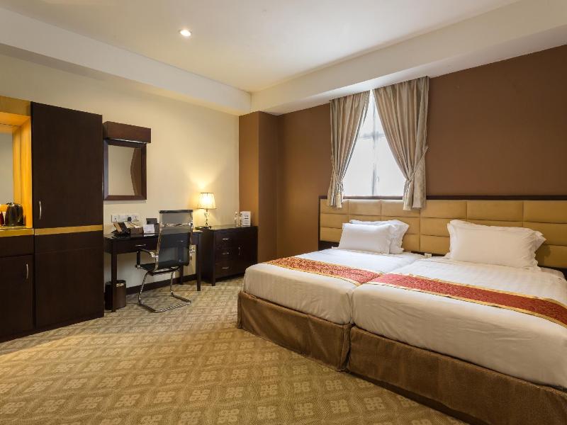 Hallmark Crown Hotel image