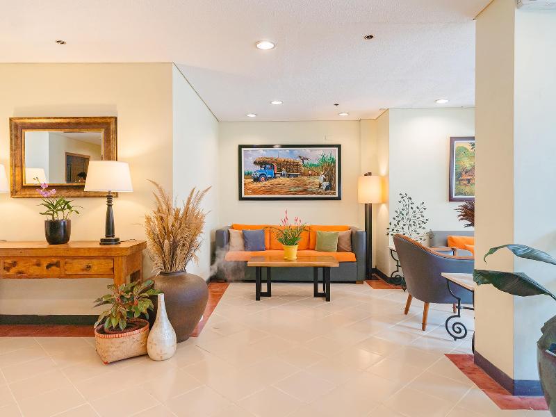 Microtel By Wyndham Tarlac image