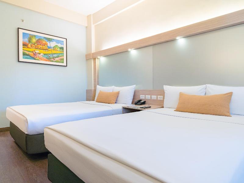 Microtel By Wyndham Tarlac image