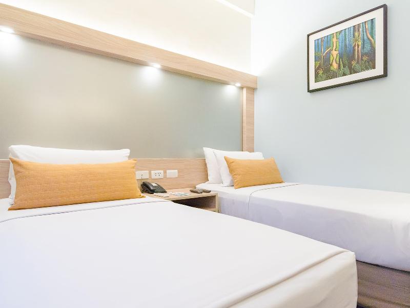 Microtel By Wyndham Tarlac image