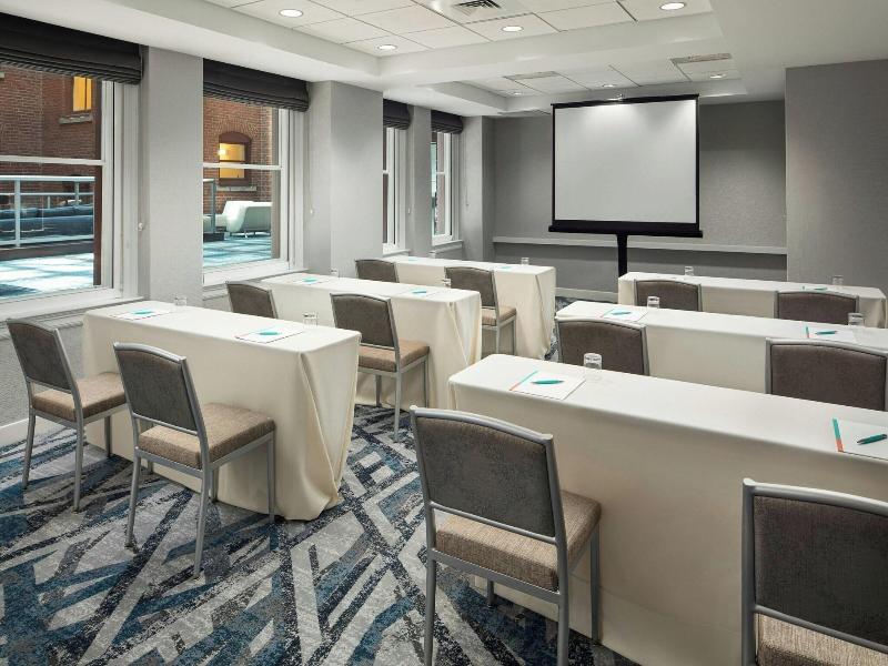 Courtyard by Marriott Philadelphia Downtown image
