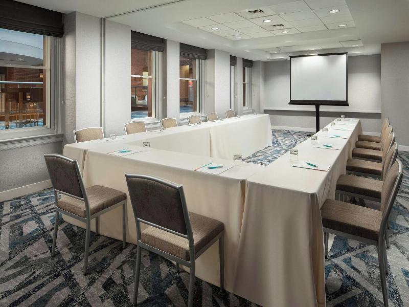 Courtyard by Marriott Philadelphia Downtown image