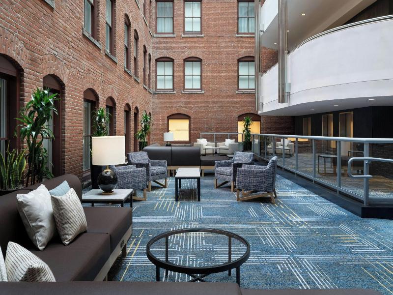 Courtyard by Marriott Philadelphia Downtown image