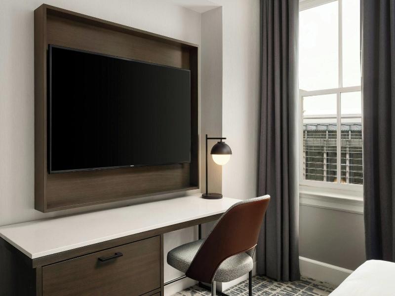 Courtyard by Marriott Philadelphia Downtown image