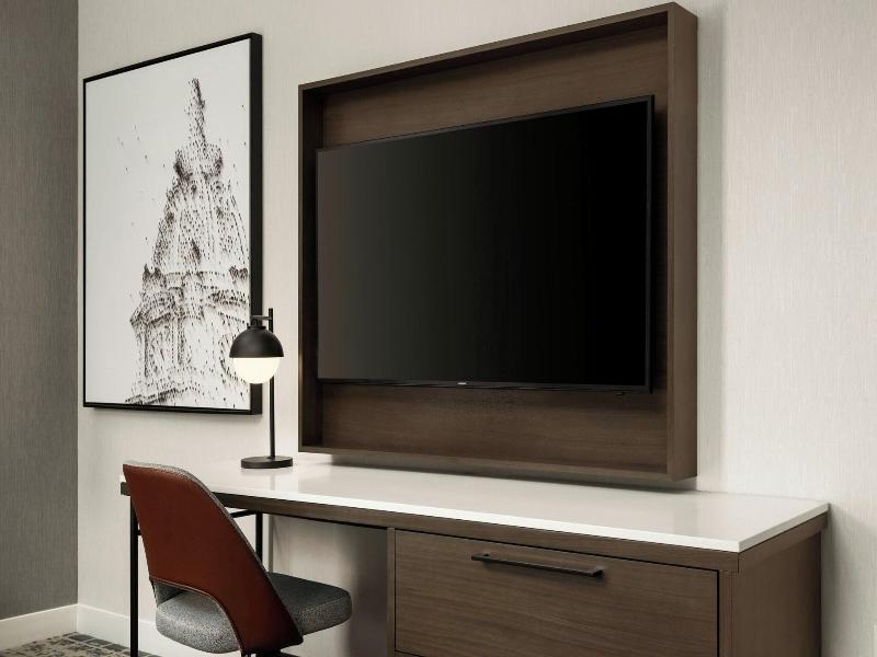 Courtyard by Marriott Philadelphia Downtown image