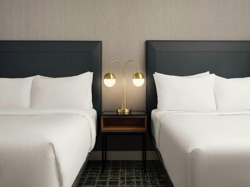 Courtyard by Marriott Philadelphia Downtown image