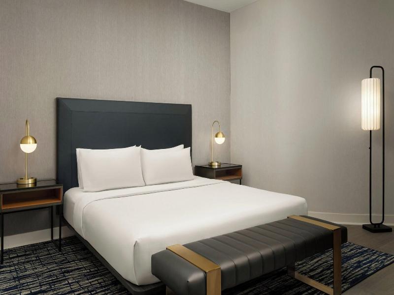 Courtyard by Marriott Philadelphia Downtown image