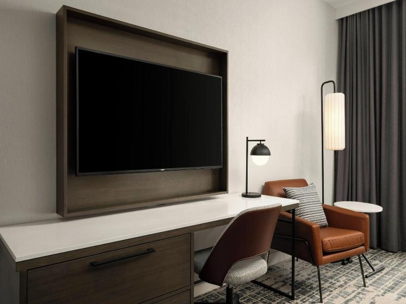 Courtyard by Marriott Philadelphia Downtown image