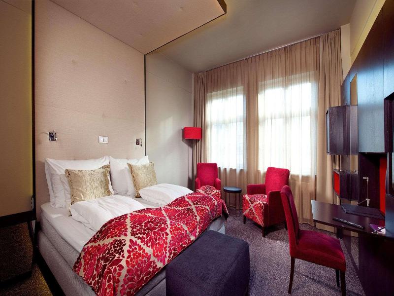 Home Hotel Folketeateret image
