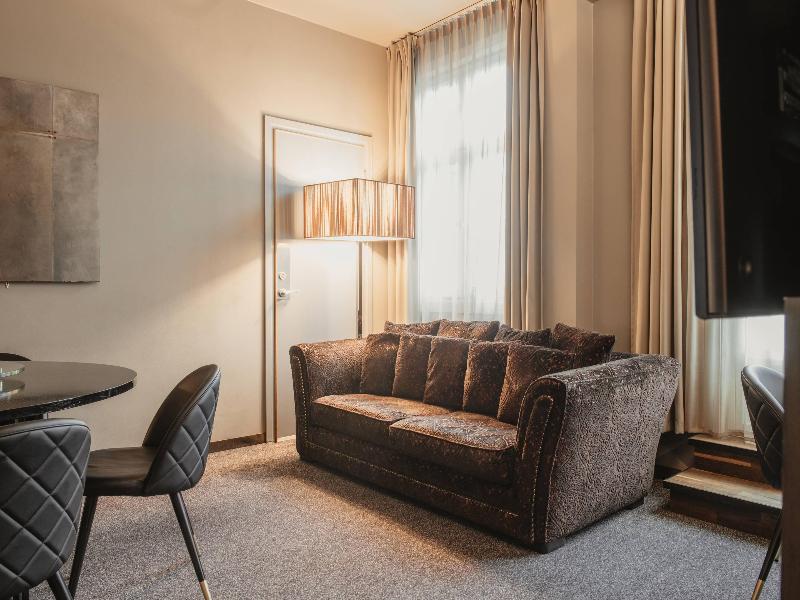 Home Hotel Folketeateret image