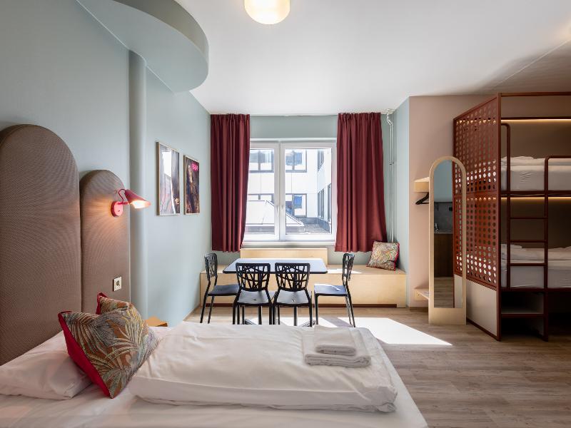 Bunks at Rode image