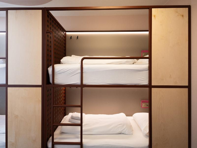 Bunks at Rode image