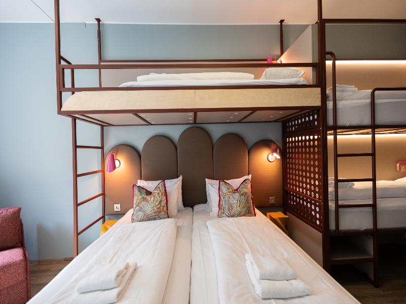 Bunks at Rode image