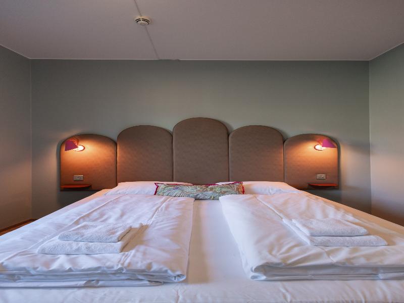 Bunks at Rode image