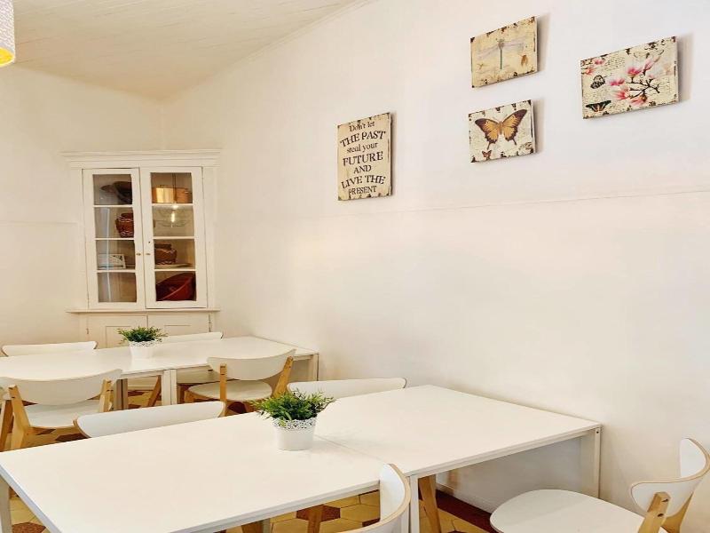 WW Hostel & Suites image