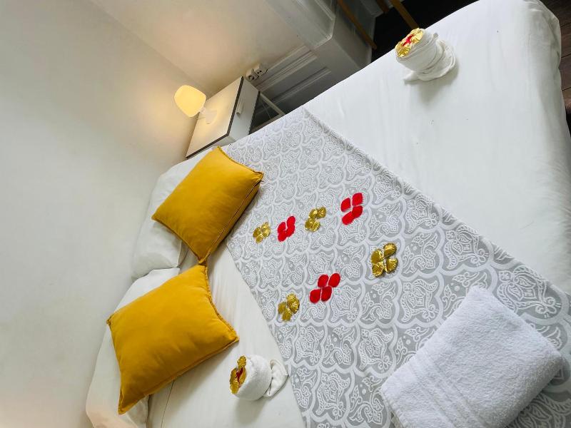 WW Hostel & Suites image