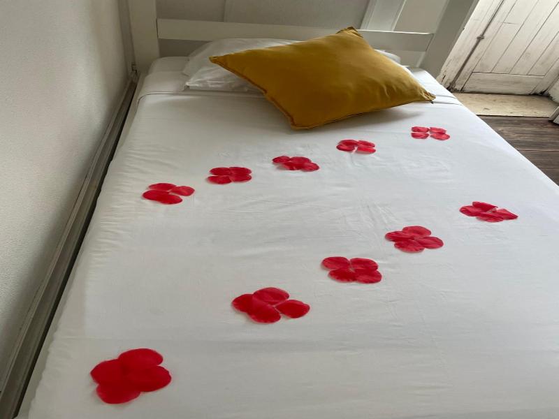 WW Hostel & Suites image