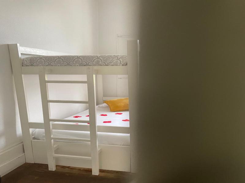 WW Hostel & Suites image