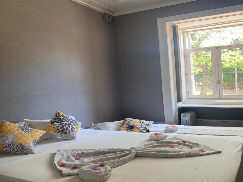 WW Hostel & Suites image