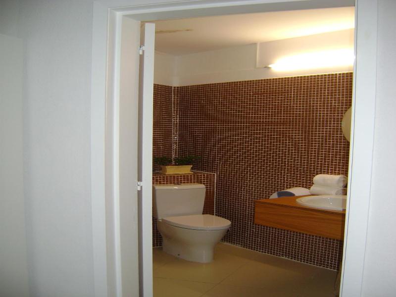 WW Hostel & Suites image