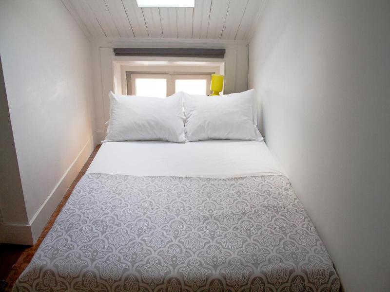 WW Hostel & Suites image