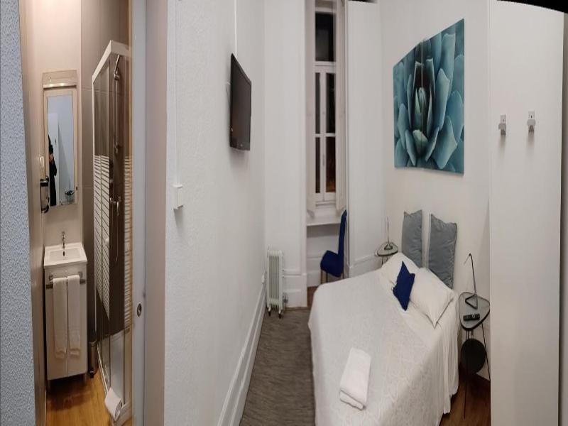 WW Hostel & Suites image