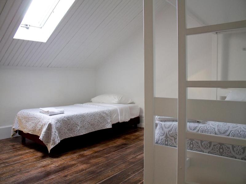 WW Hostel & Suites image