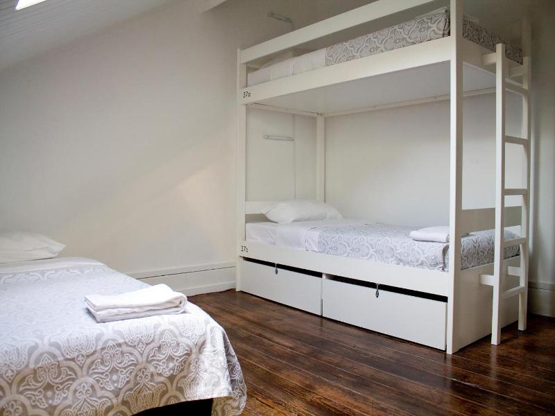WW Hostel & Suites image