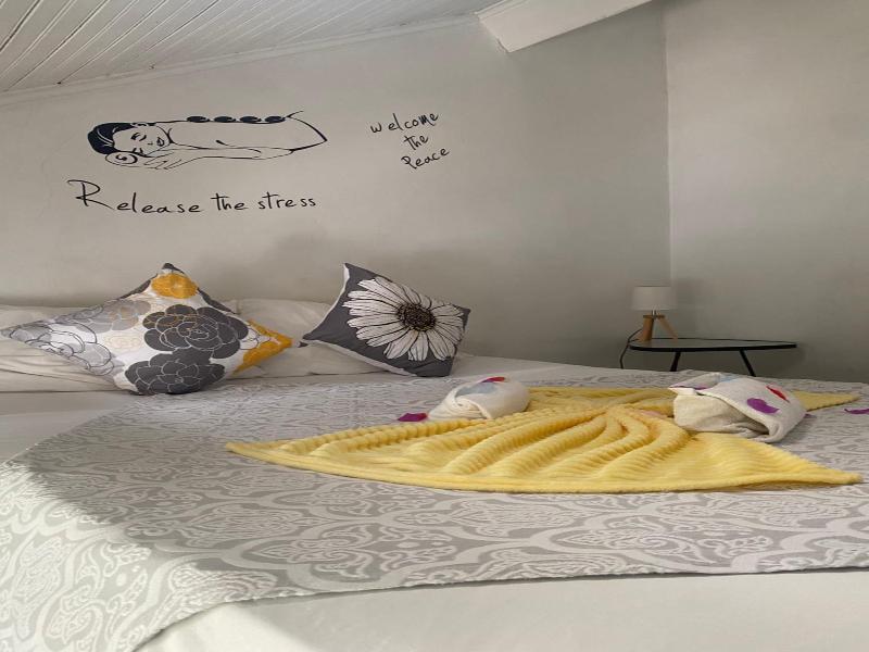 WW Hostel & Suites image