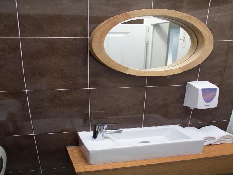 WW Hostel & Suites image