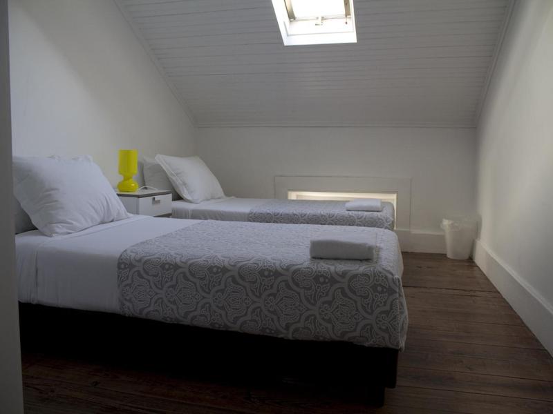 WW Hostel & Suites image