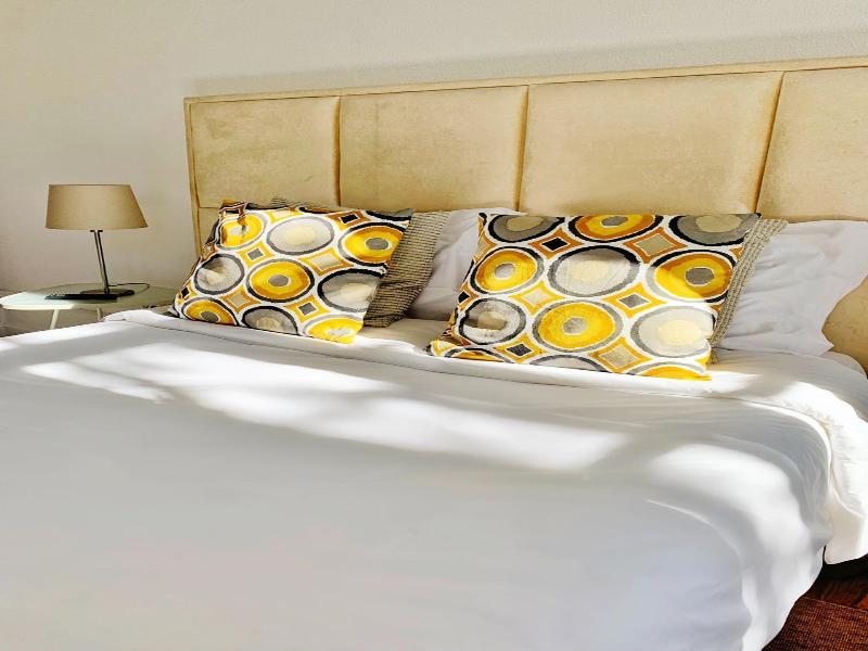 WW Hostel & Suites image