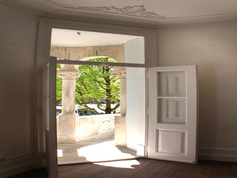 WW Hostel & Suites image