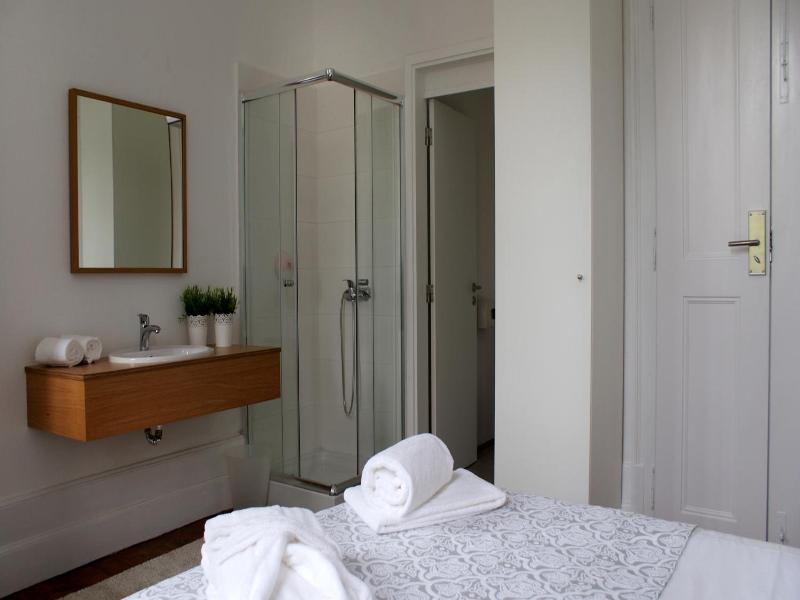 WW Hostel & Suites image