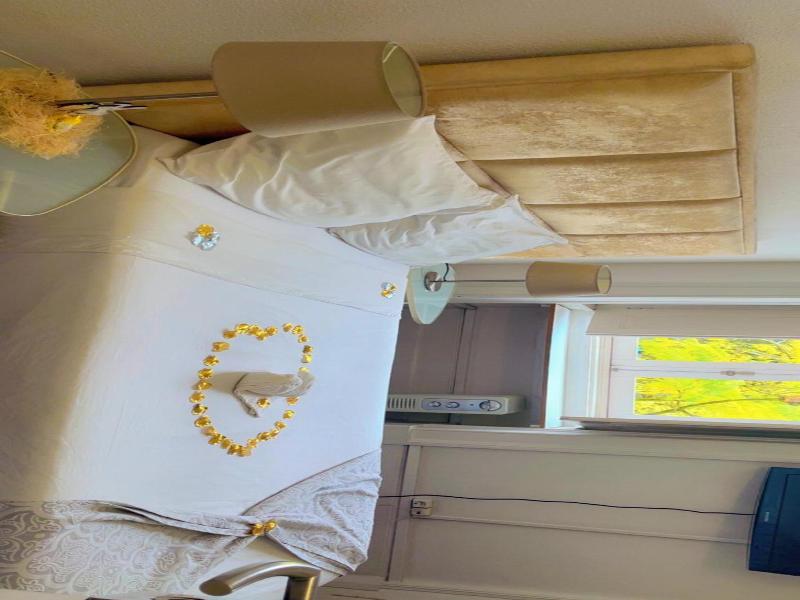 WW Hostel & Suites image