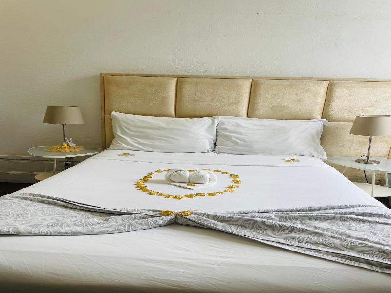 WW Hostel & Suites image