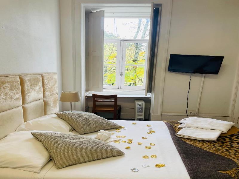 WW Hostel & Suites image