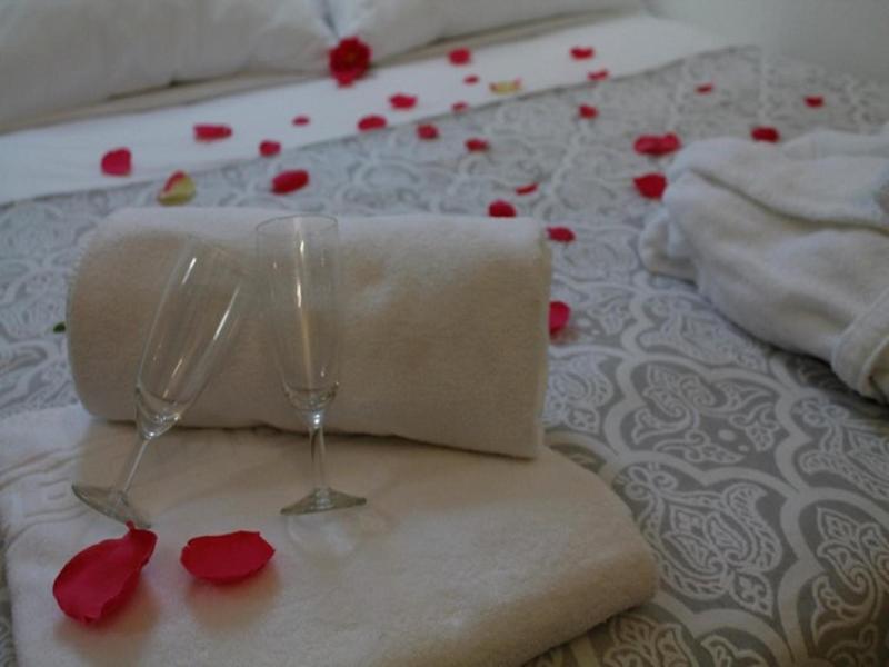 WW Hostel & Suites image