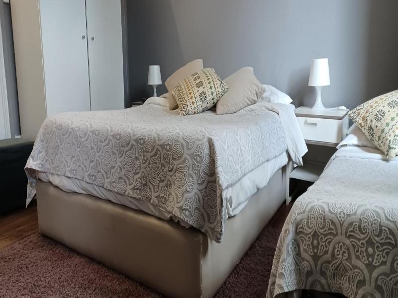 WW Hostel & Suites image