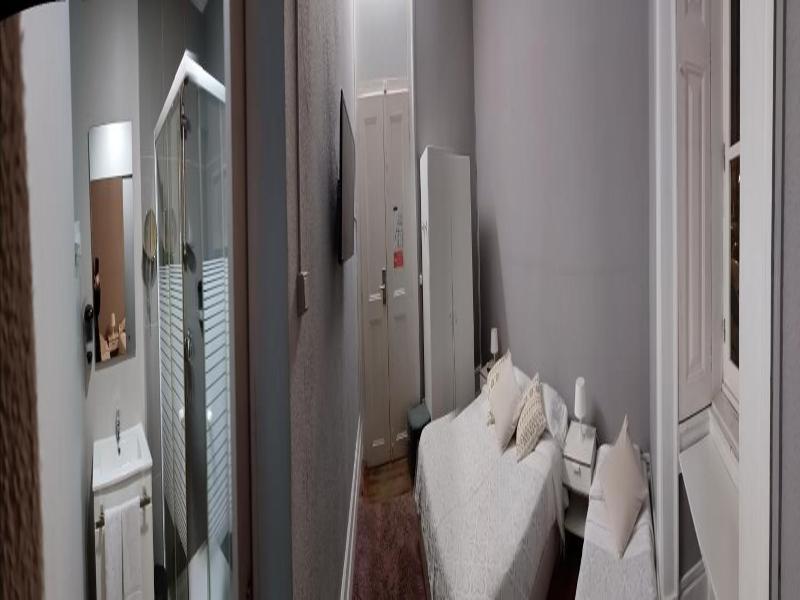 WW Hostel & Suites image