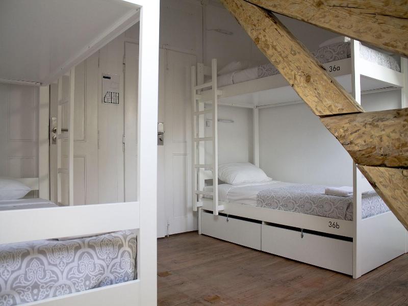 WW Hostel & Suites image